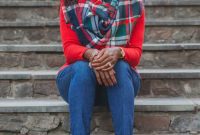 Scarlet Season: Friday Sweater Style