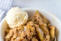 Golden Pear Crisp with Hearty Oat Crumble