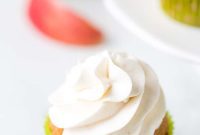 Autumn Apple Spice Cupcakes with Cinnamon Kiss