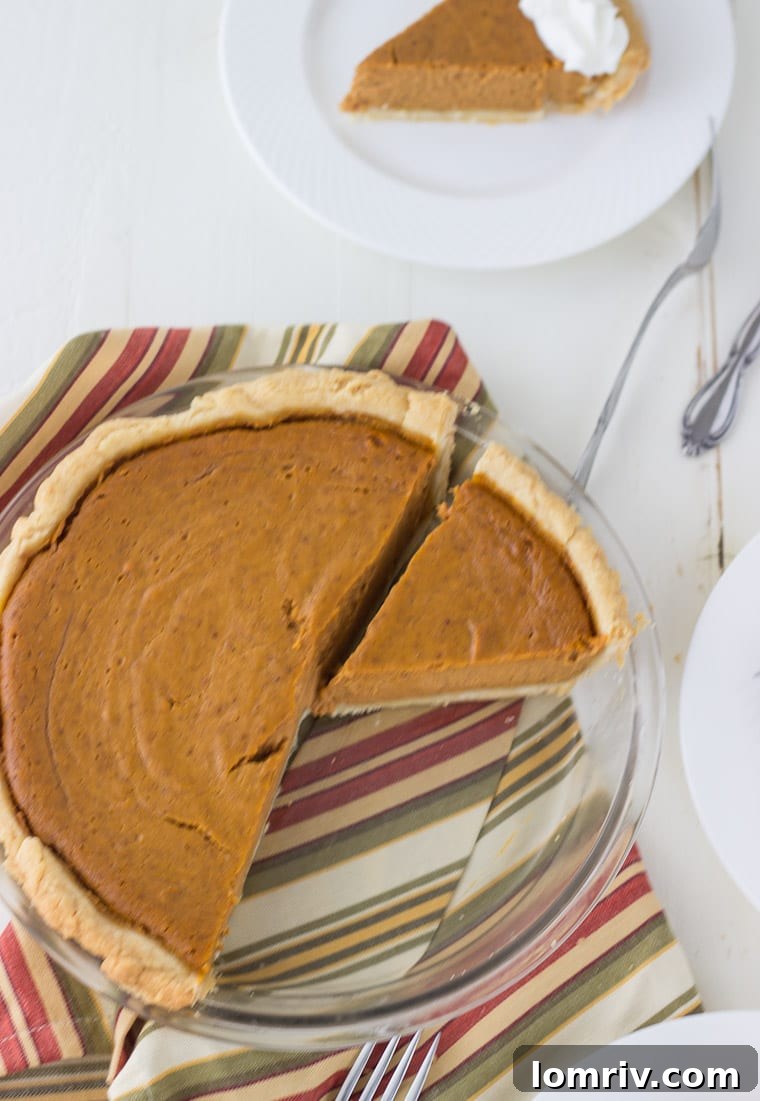 Easy and Creamy Classic Pumpkin Pie Recipe
