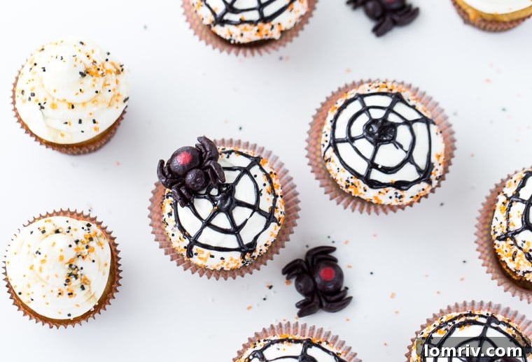 Delicious Pumpkin Spice Cupcakes with Maple Cream Cheese Frosting