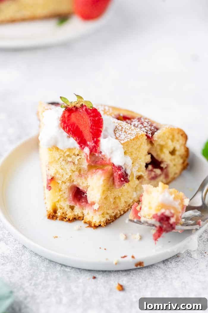 Fresh Strawberry Cake