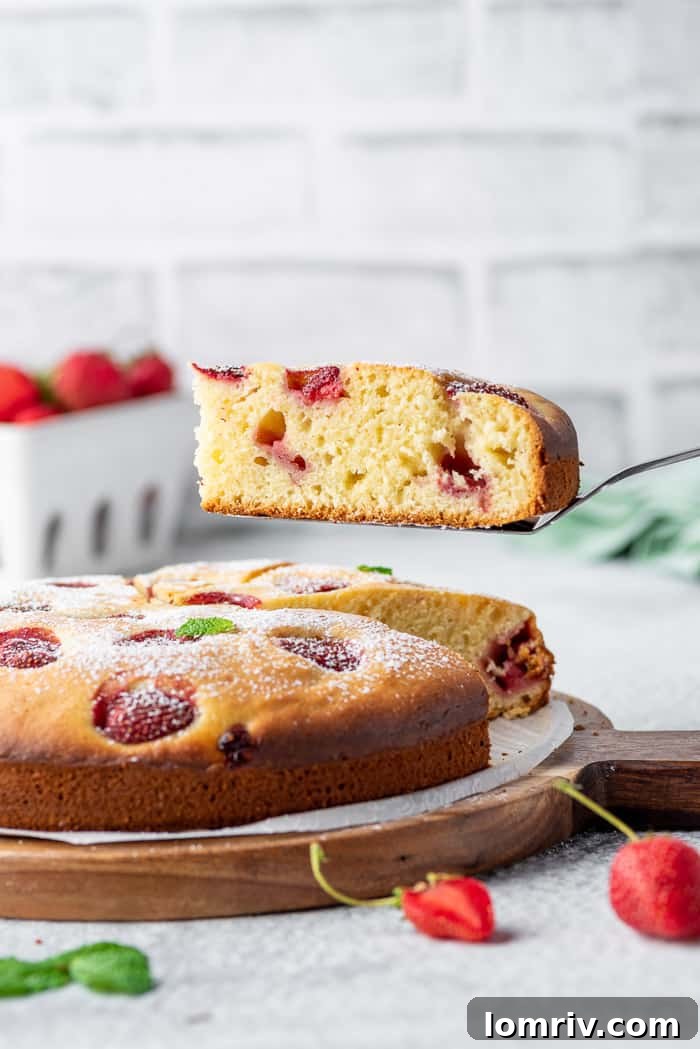 Fresh Strawberry Cake