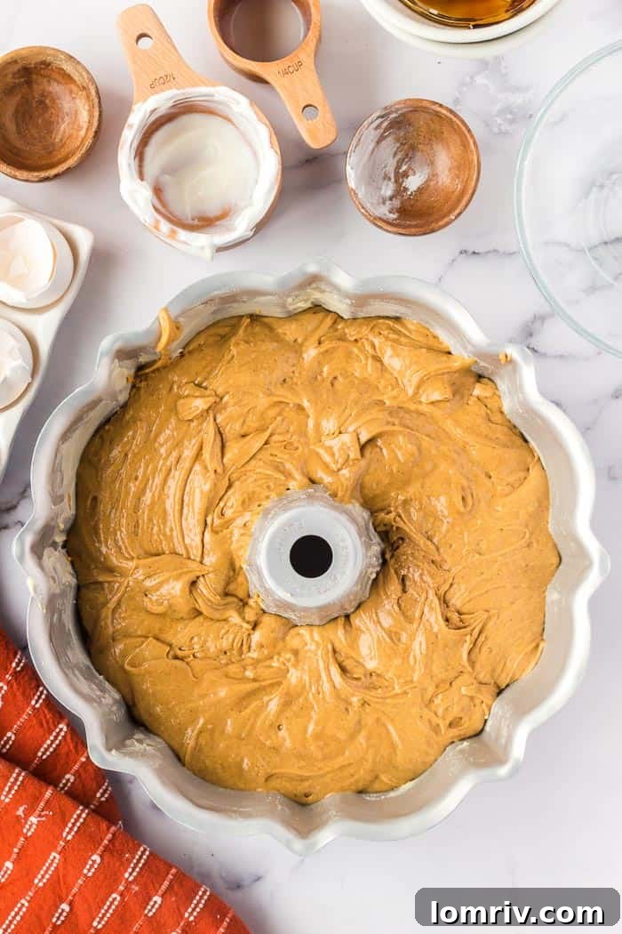 Gingerbread Bundt Cake - Unmolding