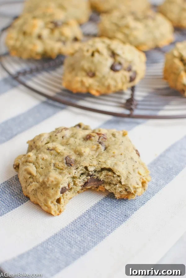 Delicious Oatmeal Raisin Chocolate Chip Walnut Cookies