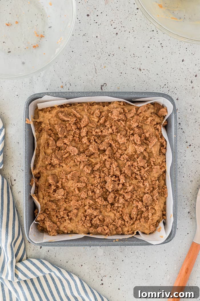 Remaining chai crumble sprinkled over the top