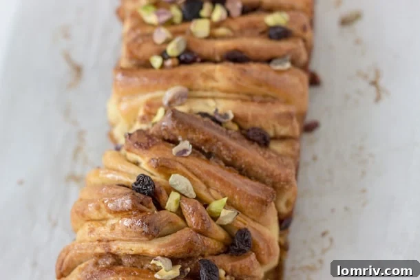 Cinnamon Raisin Pull-Apart Bread - A naturally sweetened, moist pull-apart bread, perfect for fall and the holiday season.